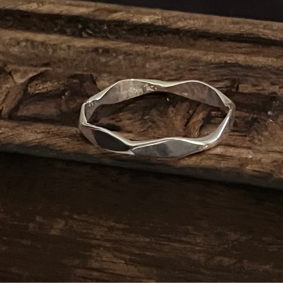 925 Silver Wavy Ring Taxco Handmade dainty stackable - Picture 6 of 10